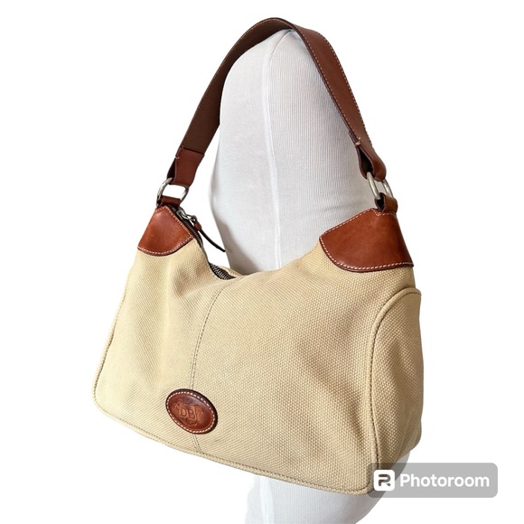 Dooney & Bourke Handbags - DOONEY & BOURKE Vintage Shoulder Bag